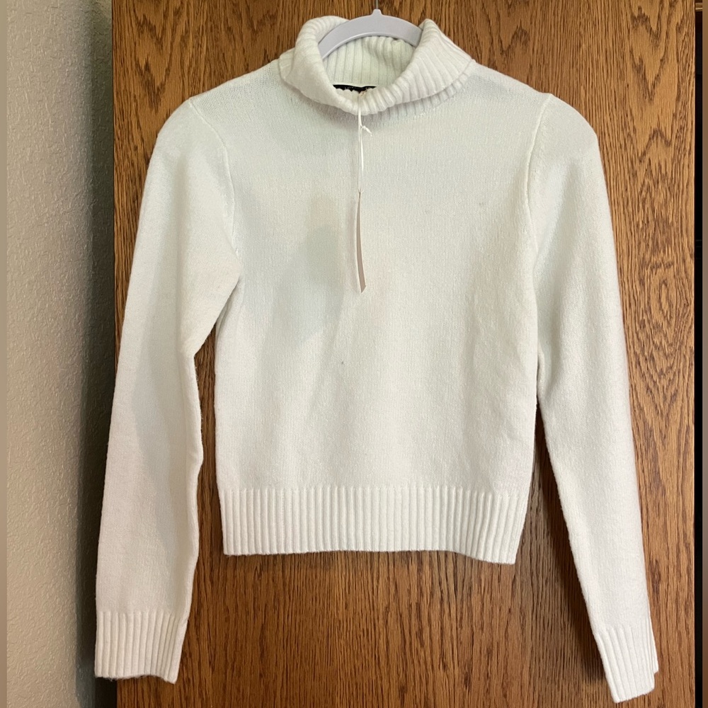 Women’s Medium Love Tree Cropped Turtleneck